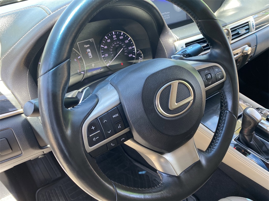 2016 Lexus GS 200t photo 22