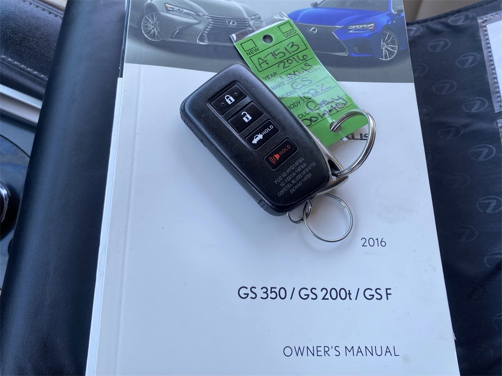 2016 Lexus GS 200t photo 30