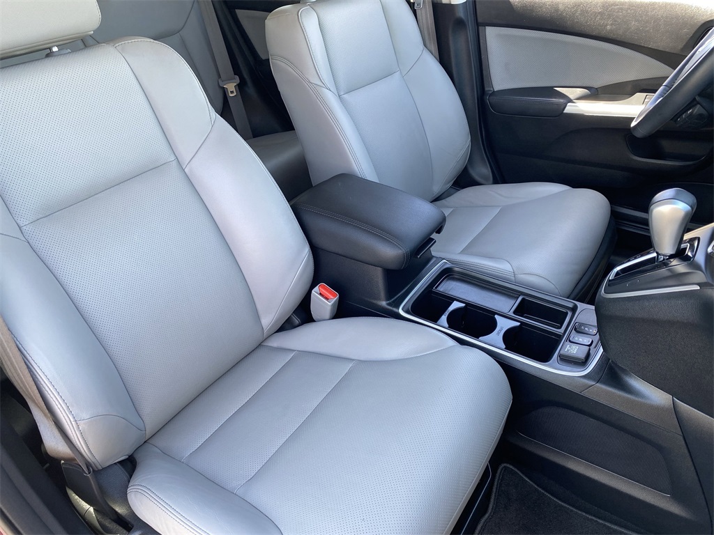 2016 Honda CR-V Touring photo 9