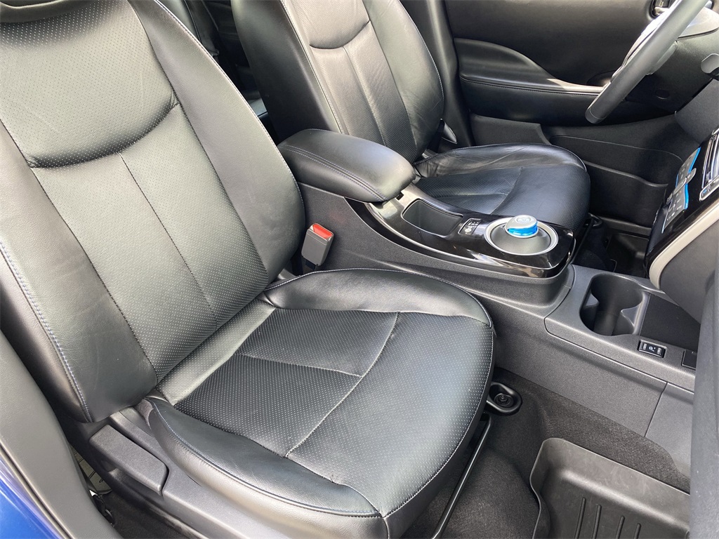 2017 Nissan Leaf SL photo 8