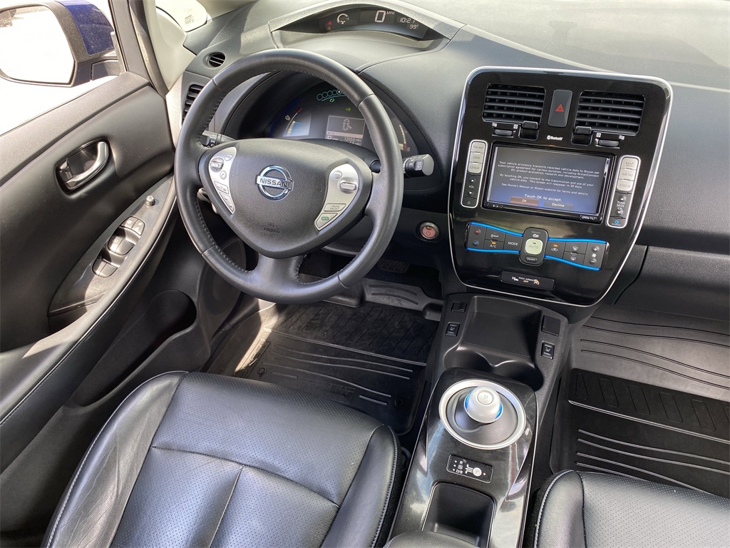 2017 Nissan Leaf SL photo 12