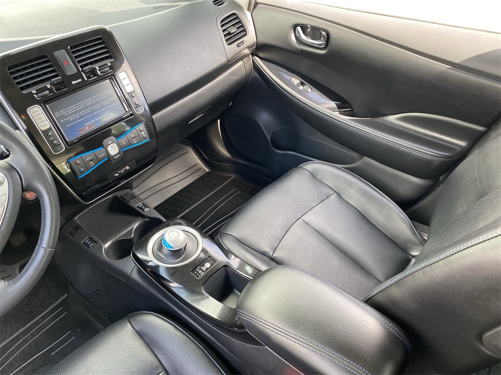 2017 Nissan Leaf SL photo 14