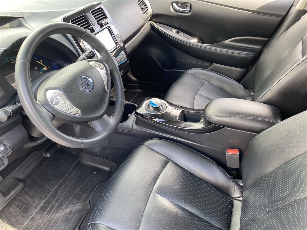 2017 Nissan Leaf SL photo 16