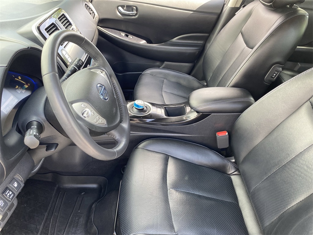 2017 Nissan Leaf SL photo 17