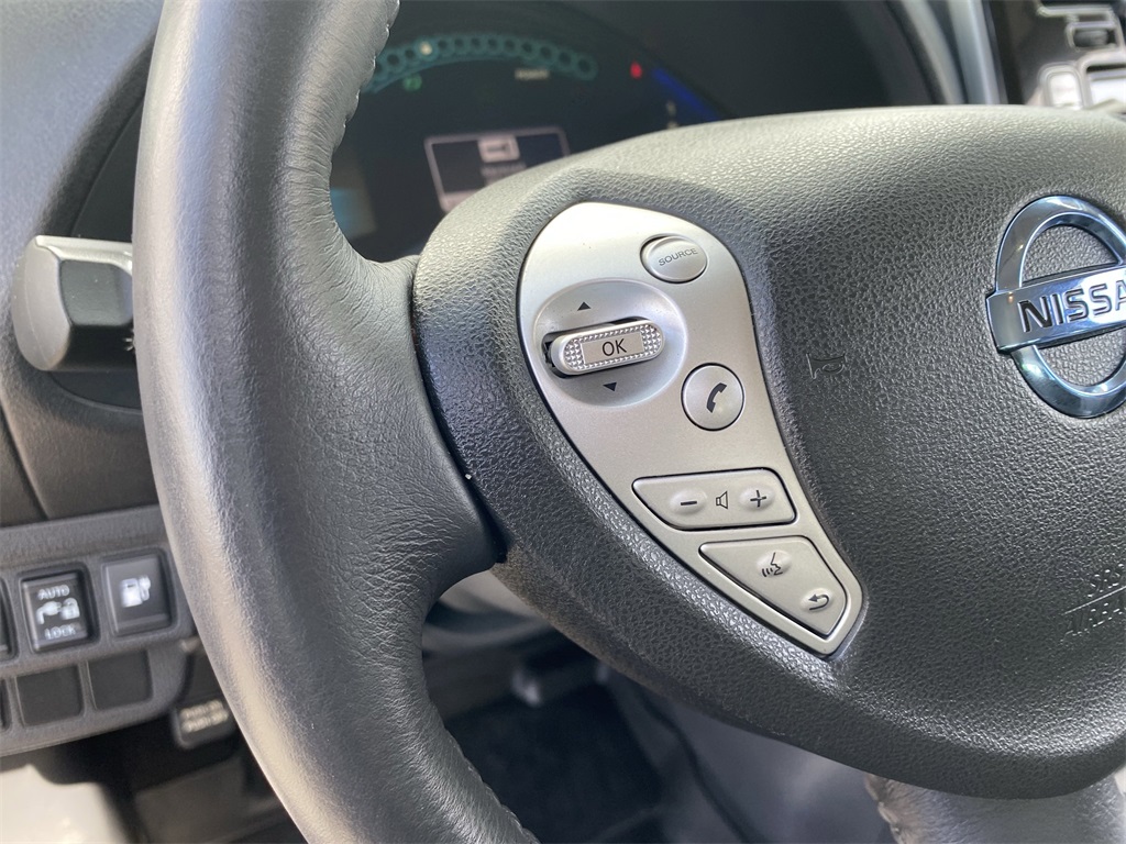 2017 Nissan Leaf SL photo 20