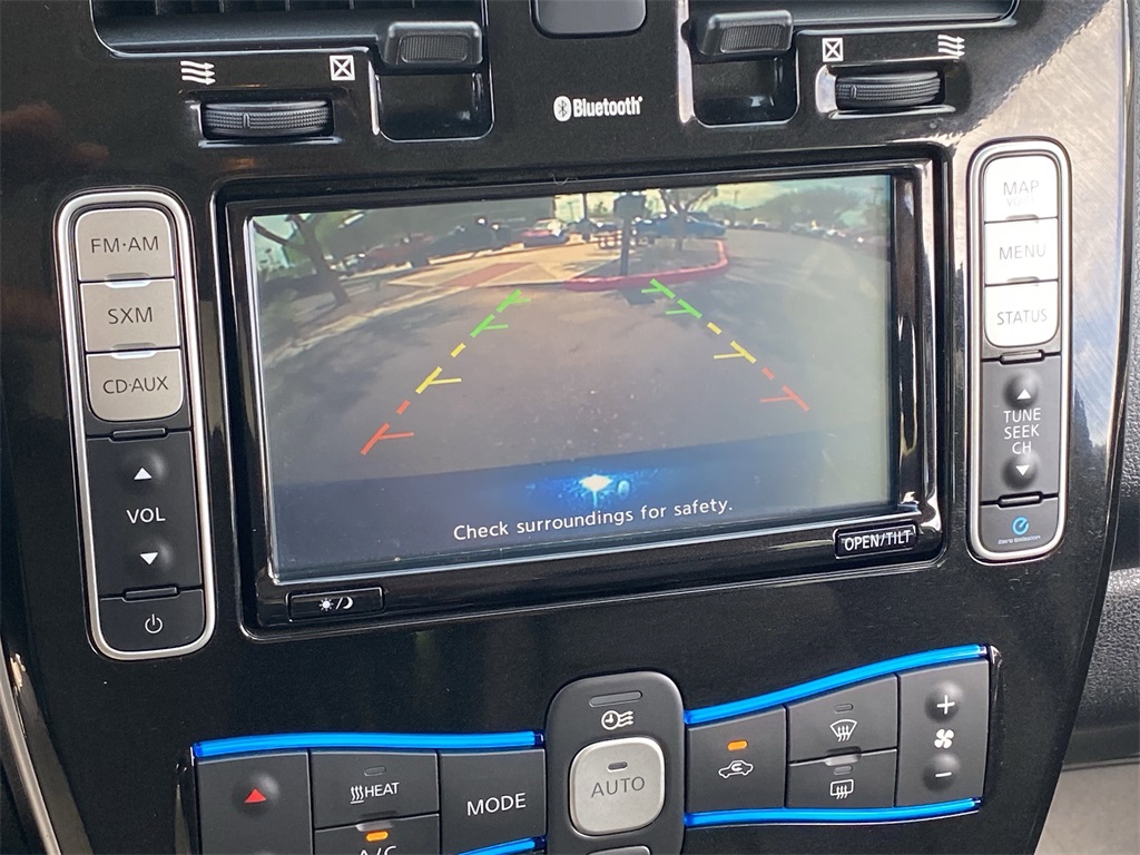 2017 Nissan Leaf SL photo 25