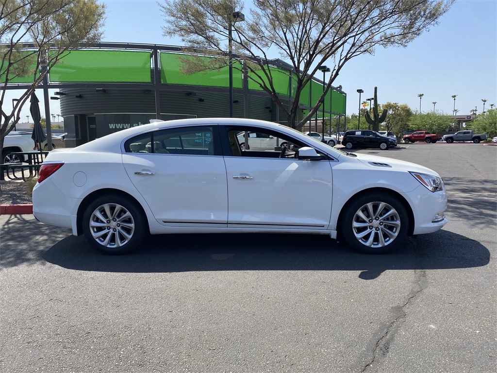 2016 Buick LaCrosse Base photo 3