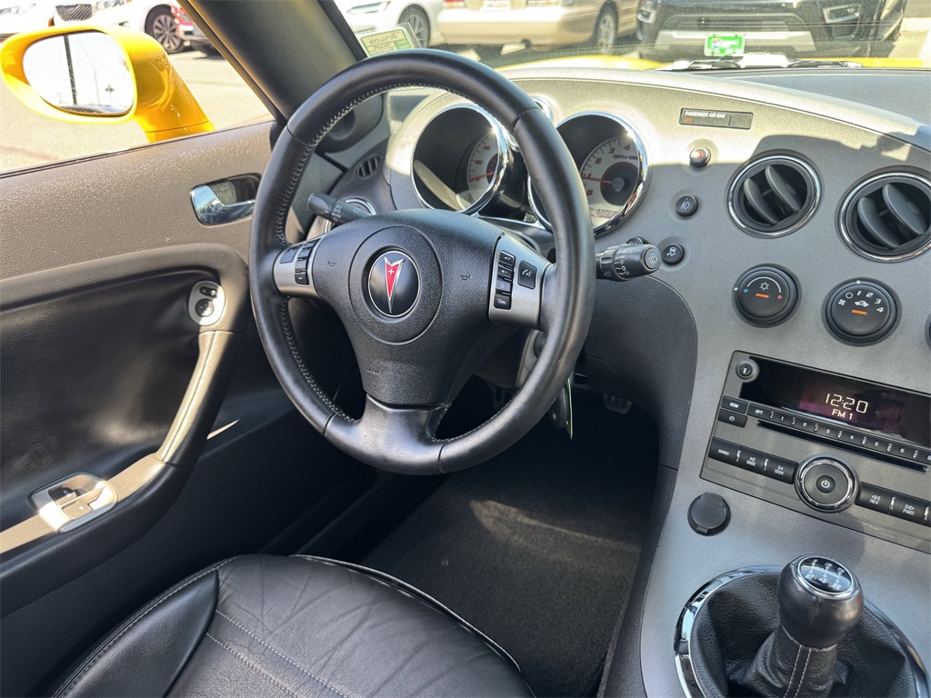 2009 Pontiac Solstice Base photo 10