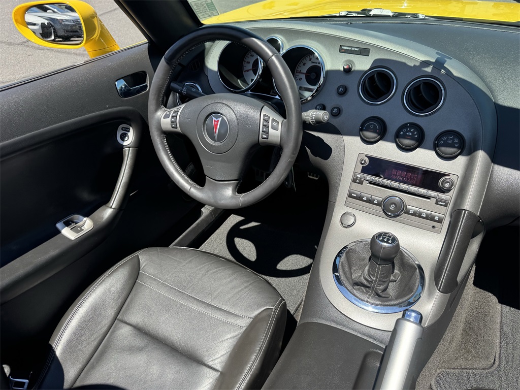 2009 Pontiac Solstice Base photo 11