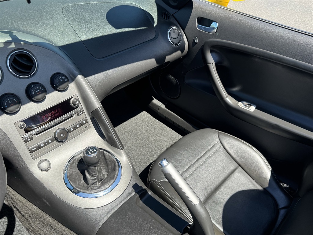 2009 Pontiac Solstice Base photo 13