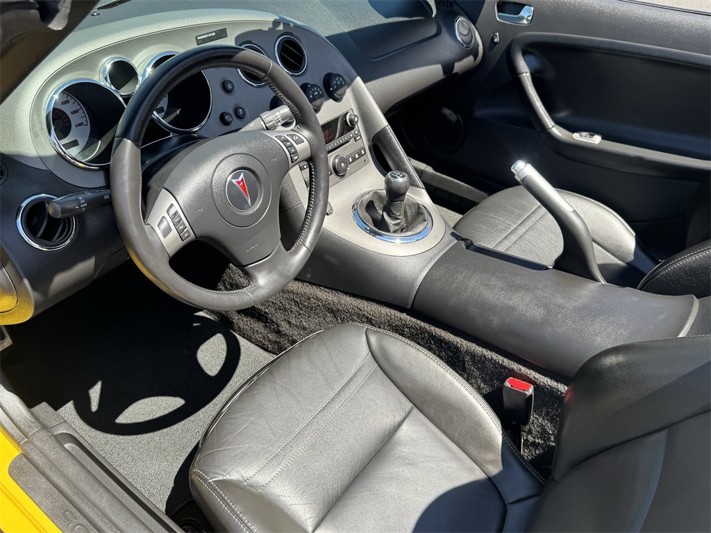 2009 Pontiac Solstice Base photo 14