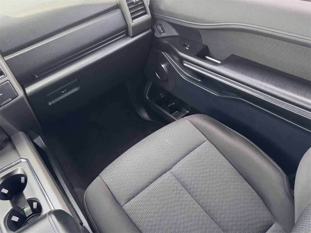 2020 Ford Expedition MAX XLT photo 12