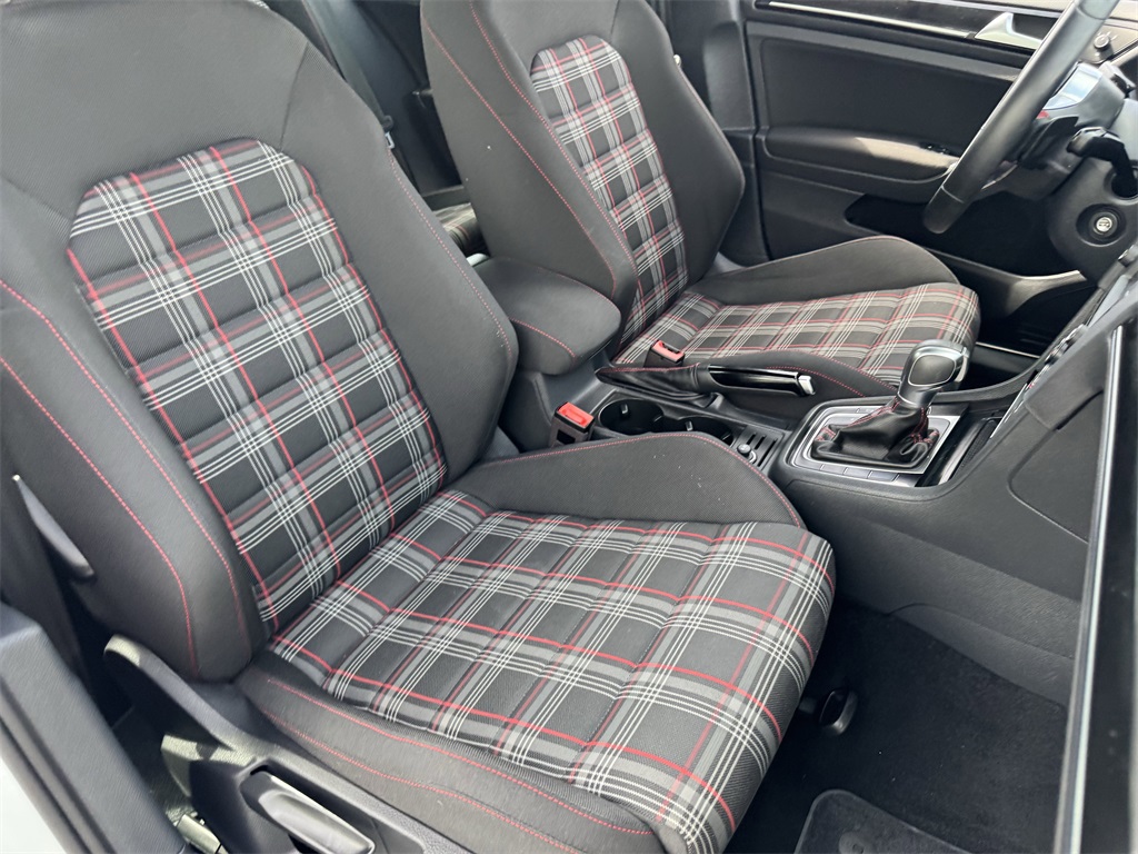 2017 Volkswagen Golf GTI S photo 7
