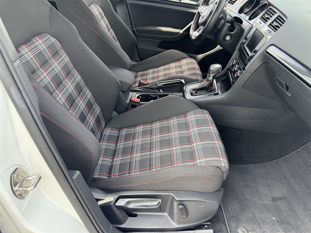 2017 Volkswagen Golf GTI S photo 8