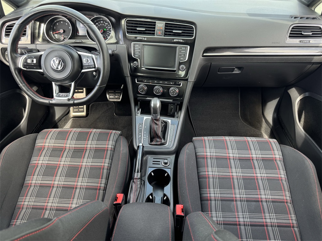 2017 Volkswagen Golf GTI S photo 12