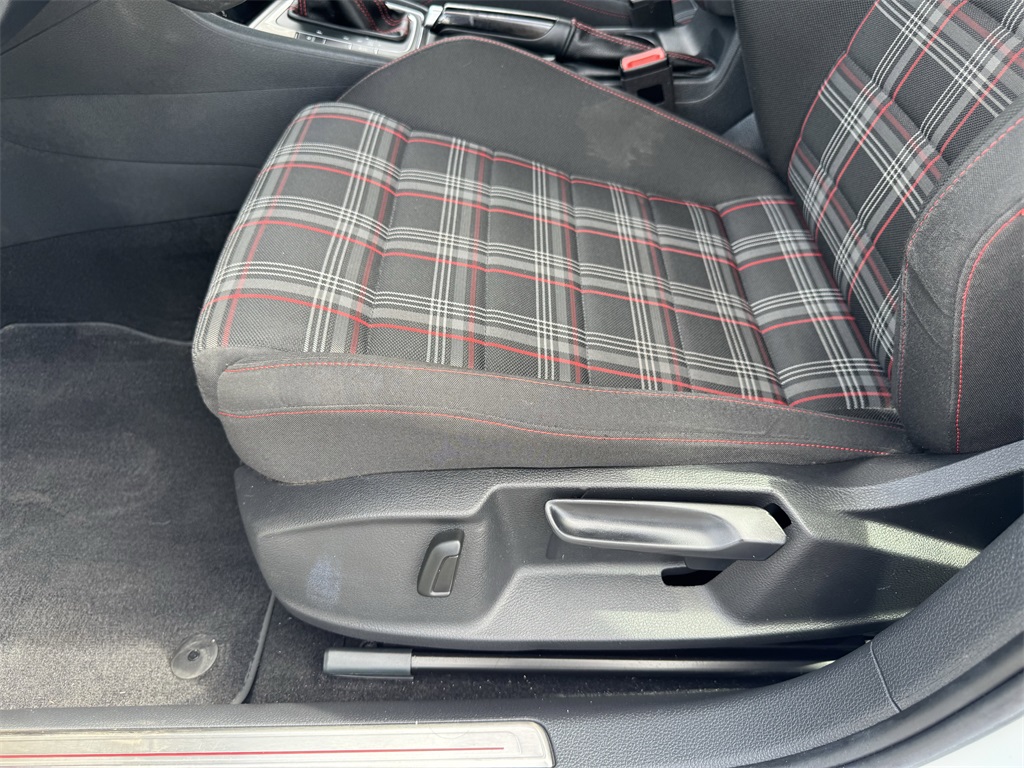 2017 Volkswagen Golf GTI S photo 17