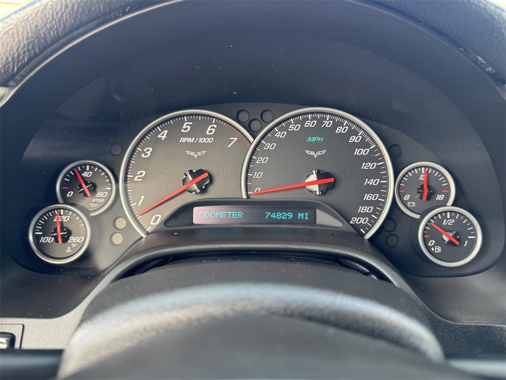 2005 Chevrolet Corvette photo 25