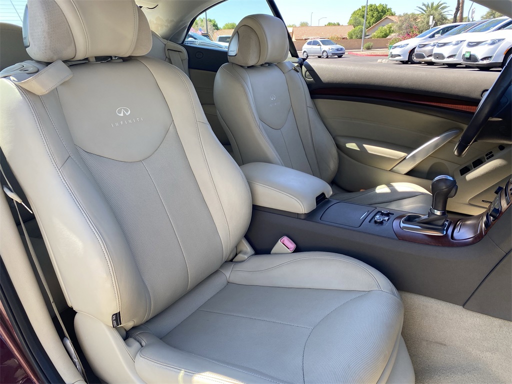 2009 Infiniti G37 Convertible Base photo 8