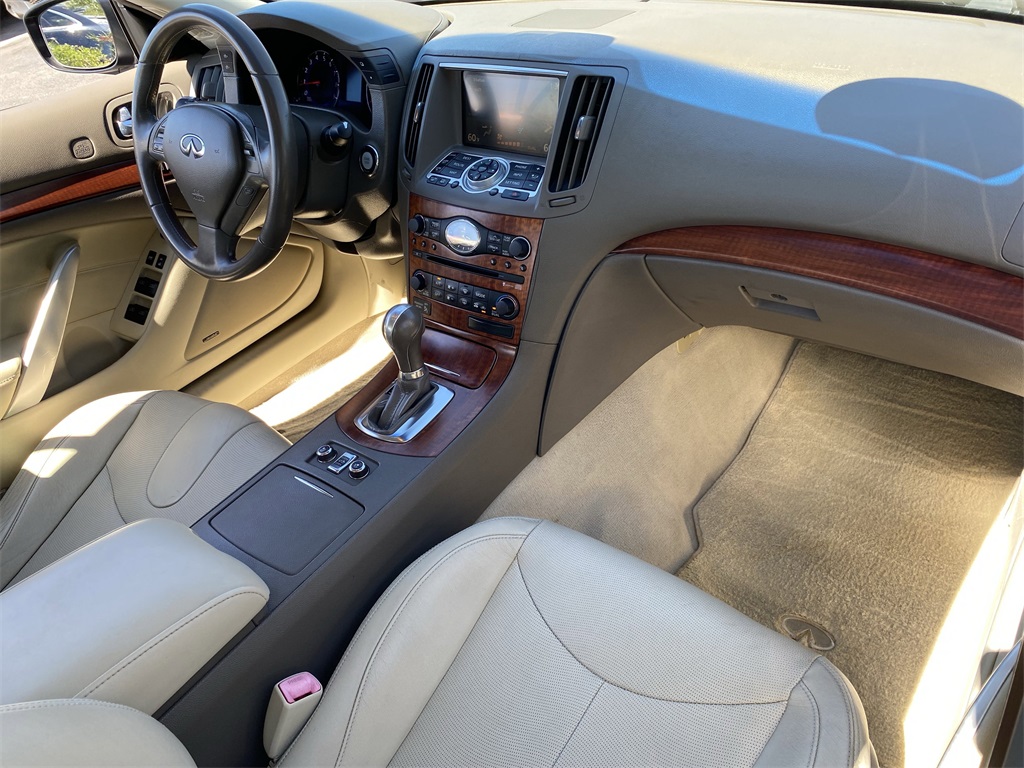 2009 Infiniti G37 Convertible Base photo 10