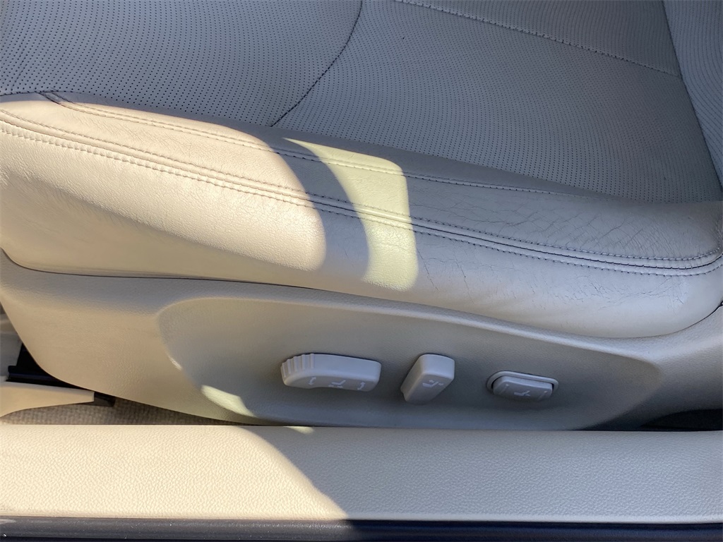 2009 Infiniti G37 Convertible Base photo 16