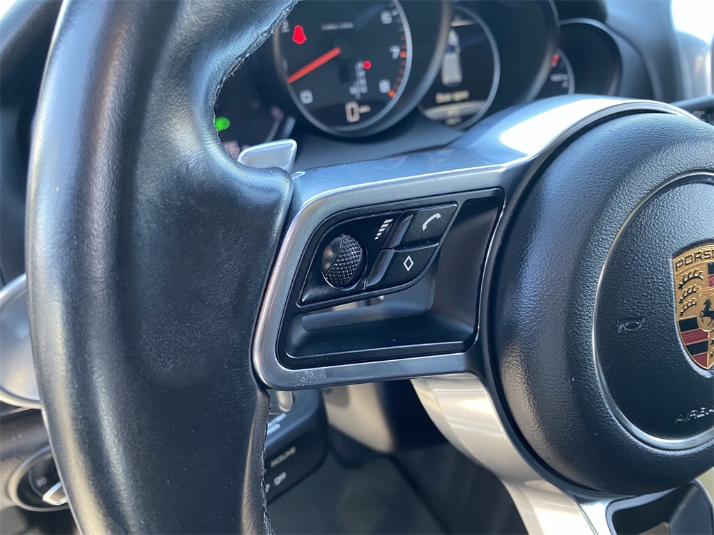 2017 Porsche Cayenne photo 20