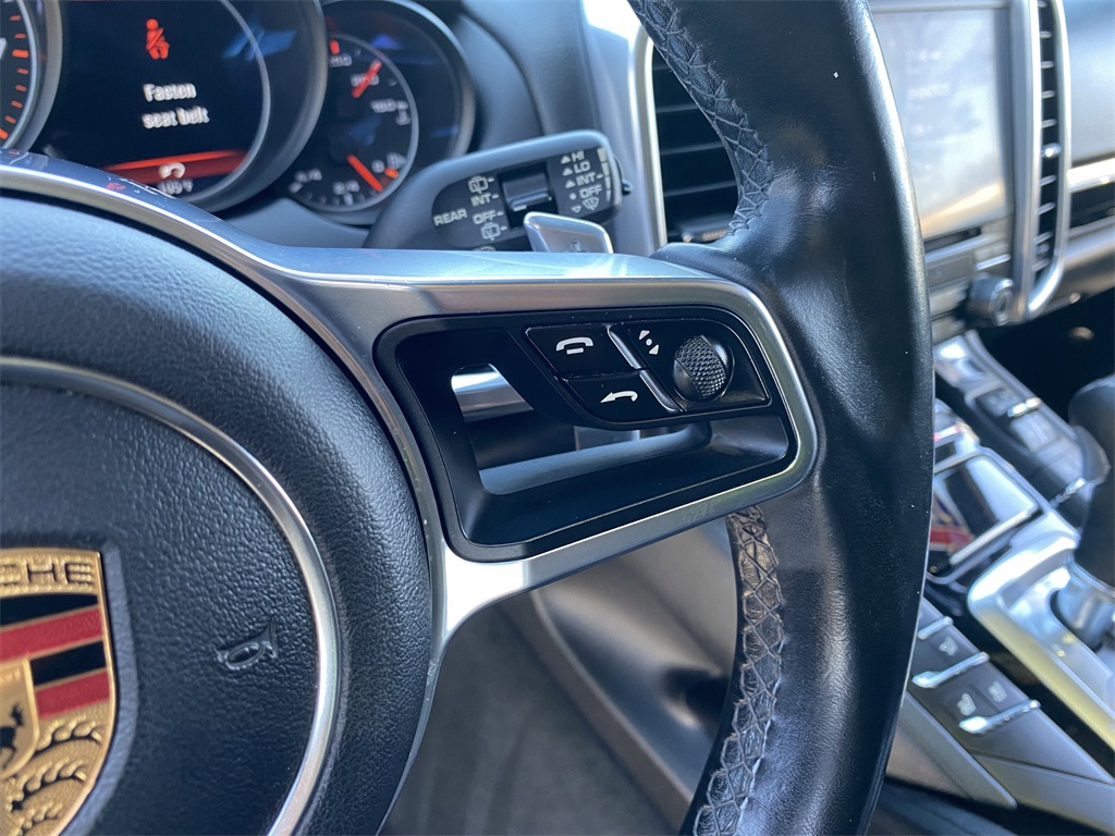 2017 Porsche Cayenne photo 21