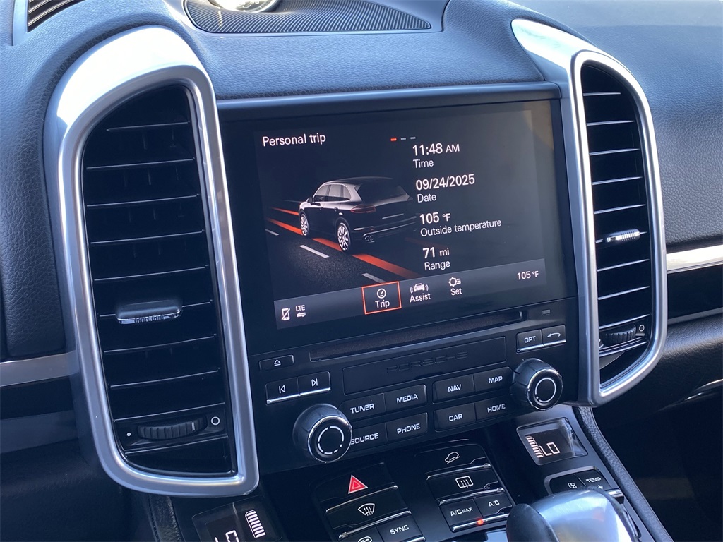 2017 Porsche Cayenne photo 22