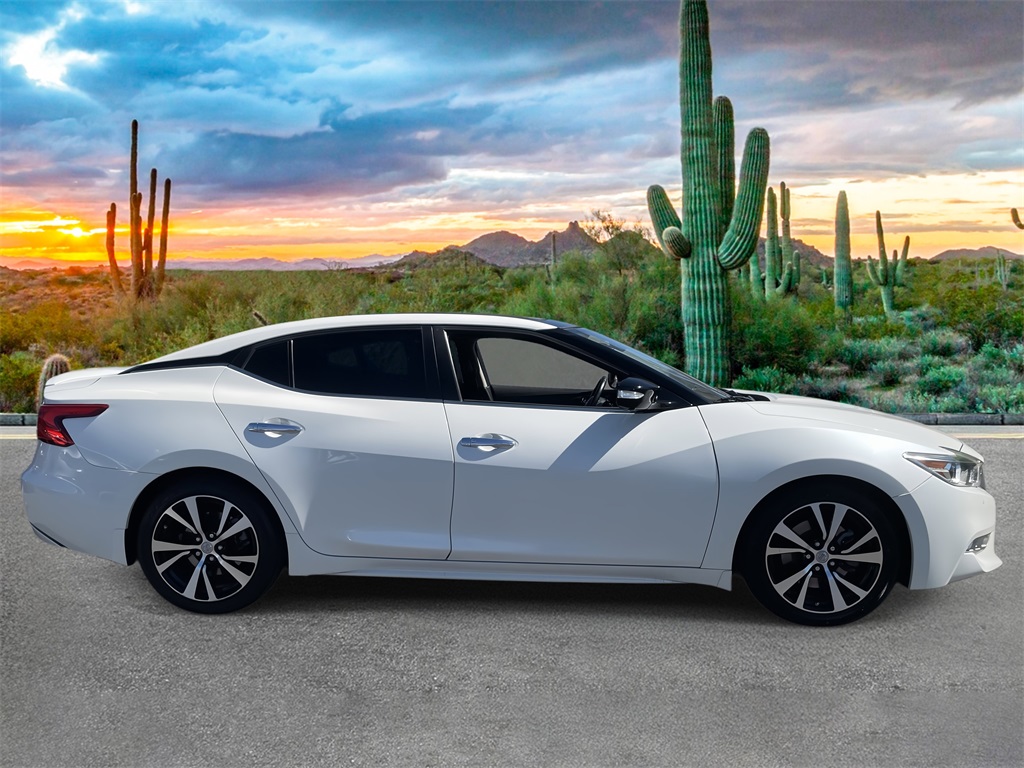 2017 Nissan Maxima Platinum photo 2