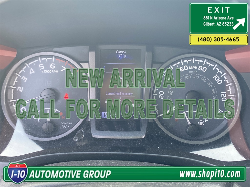 2017 Toyota Tacoma TRD Sport photo 4