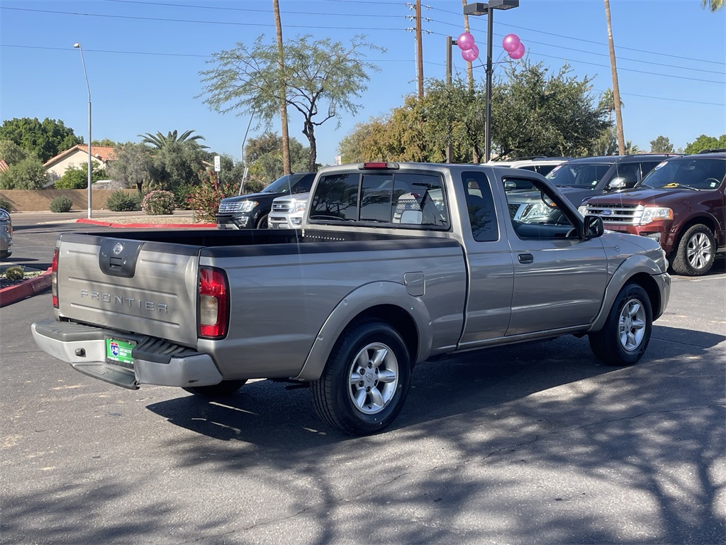 2004 Nissan Frontier XE photo 3