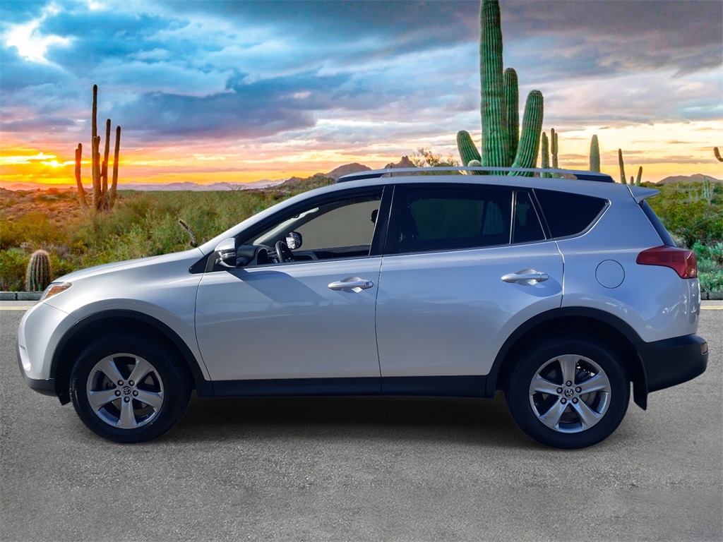 2015 Toyota RAV4 XLE photo 2