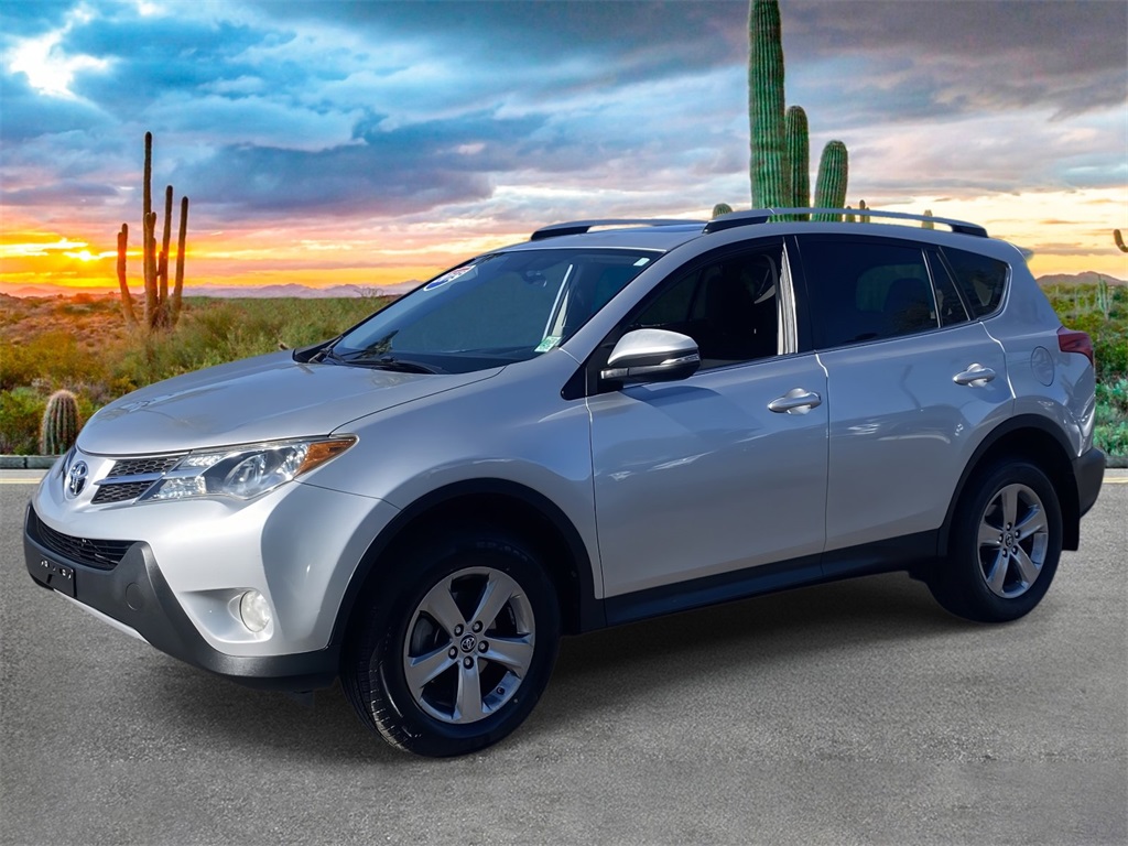 2015 Toyota RAV4 XLE photo 3
