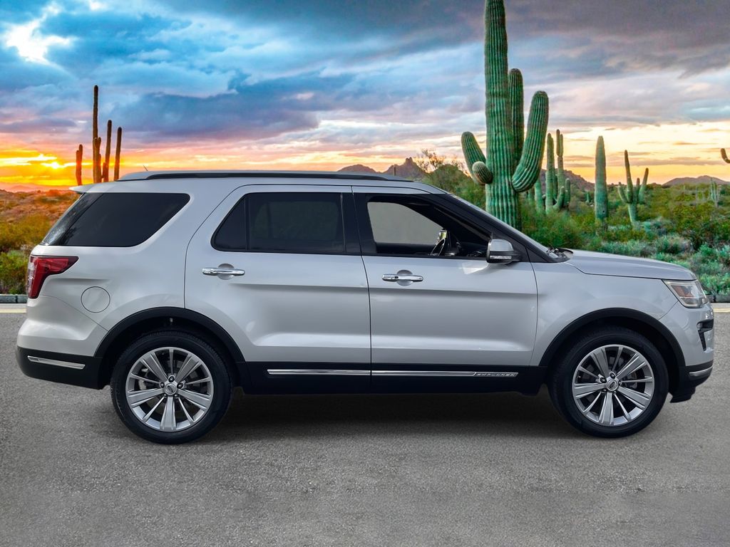 2018 Ford Explorer Limited - Photo 2