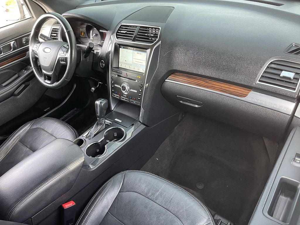 2018 Ford Explorer Limited - Photo 12