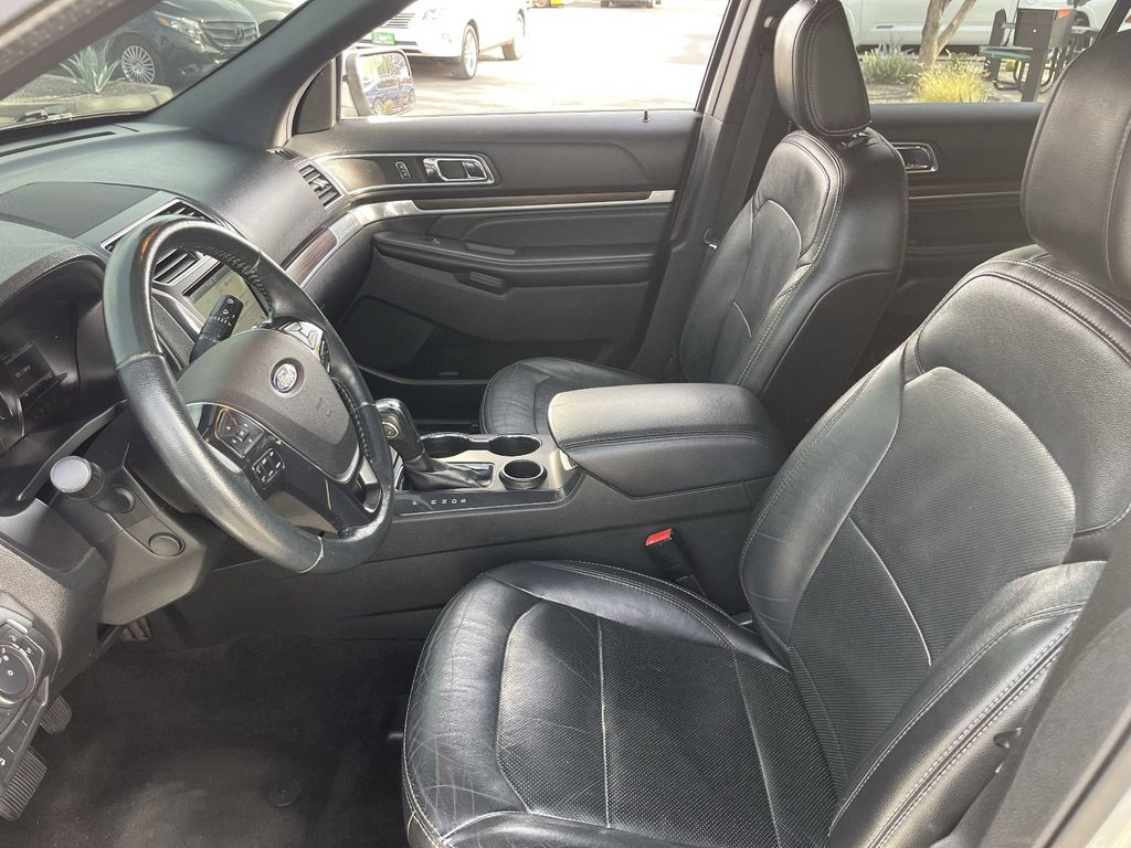 2018 Ford Explorer Limited - Photo 17