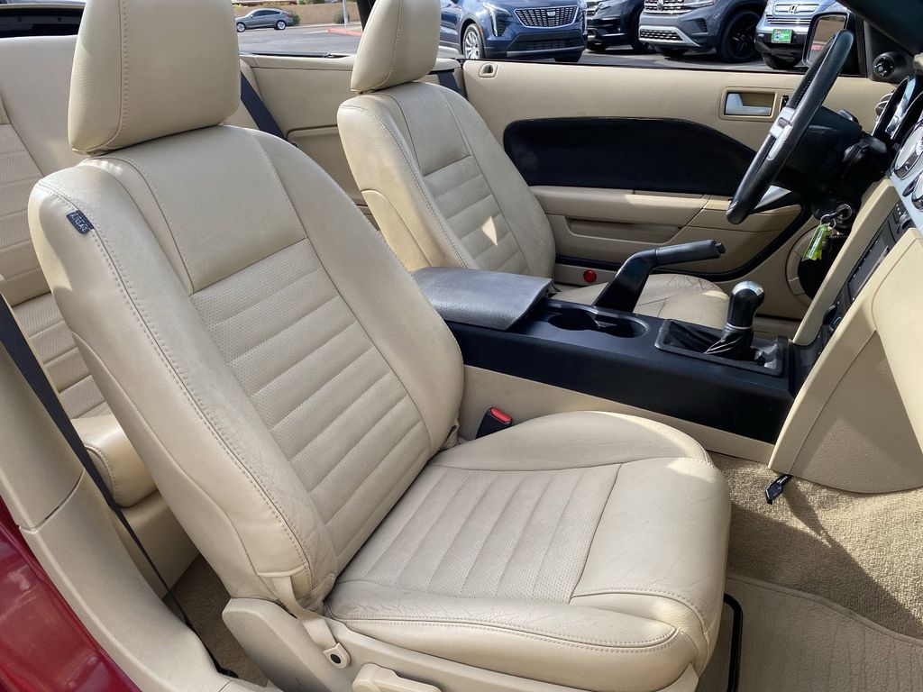 2006 Ford Mustang GT Deluxe - Photo 11