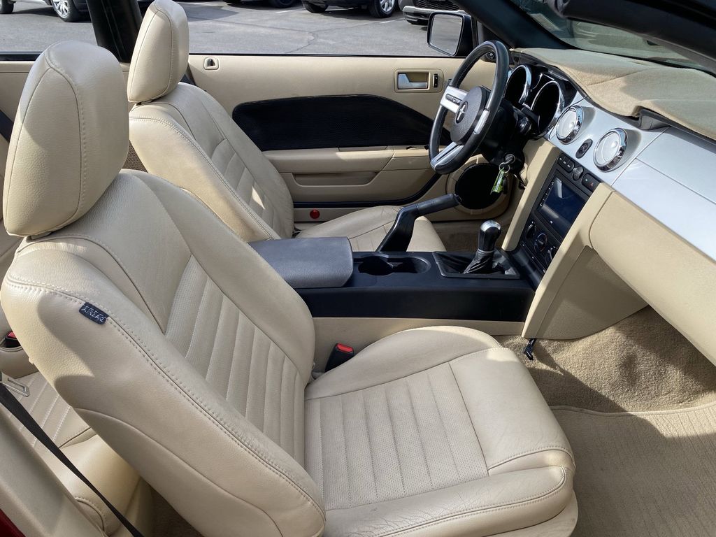 2006 Ford Mustang GT Deluxe - Photo 12