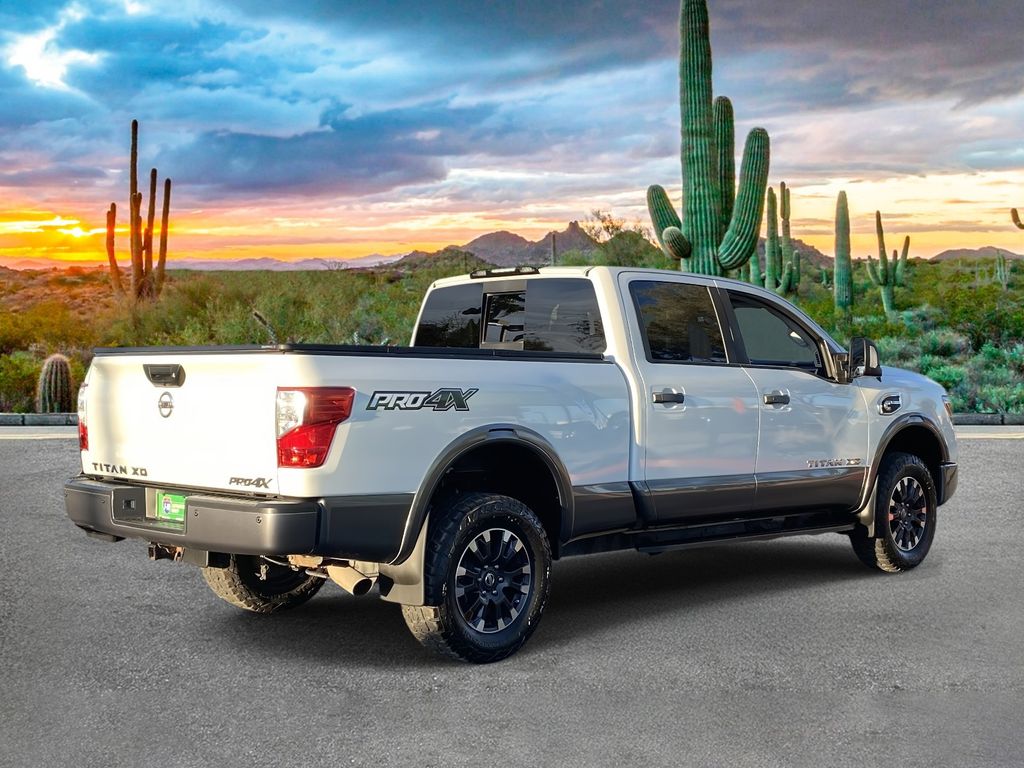 2018 Nissan Titan XD Pro-4X - Photo 3