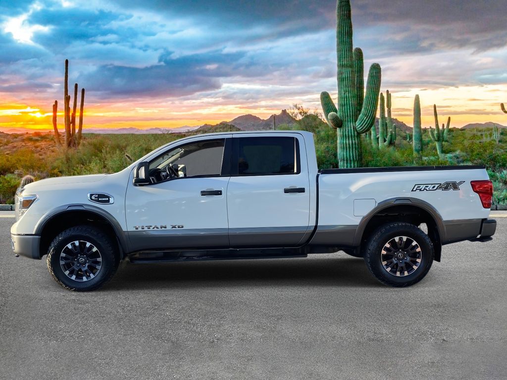 2018 Nissan Titan XD Pro-4X - Photo 6