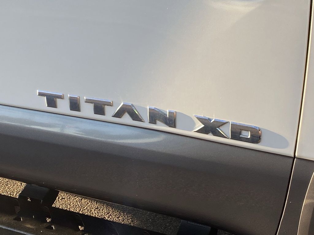 2018 Nissan Titan XD Pro-4X - Photo 8