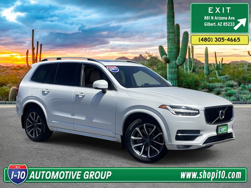 2017 Volvo XC90 T6 AWD Momentum's photo