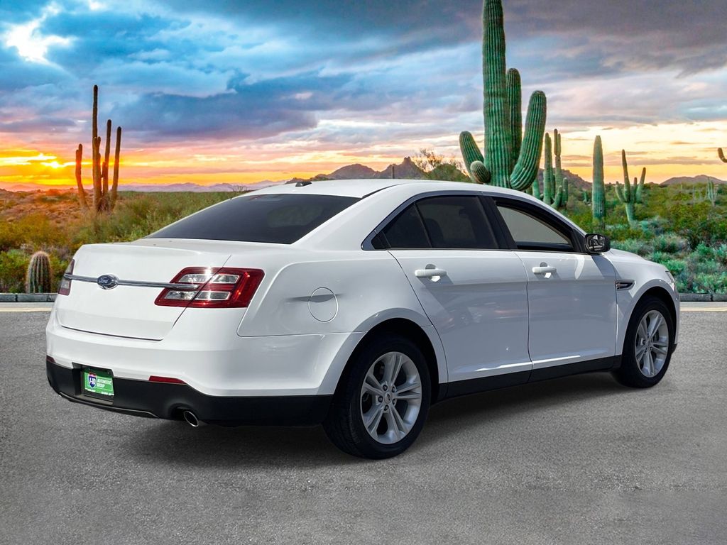 2019 Ford Taurus SE - Photo 3