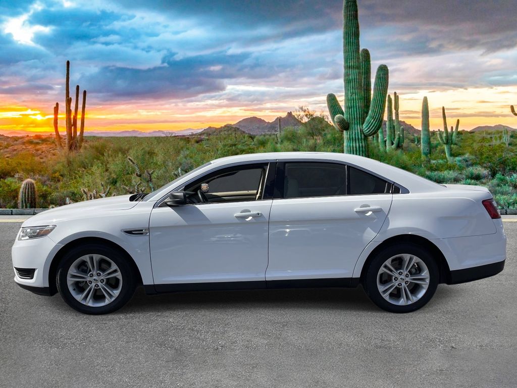 2019 Ford Taurus SE - Photo 6