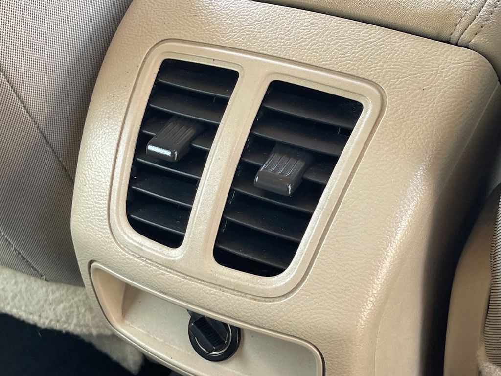 2019 Ford Taurus SE - Photo 15