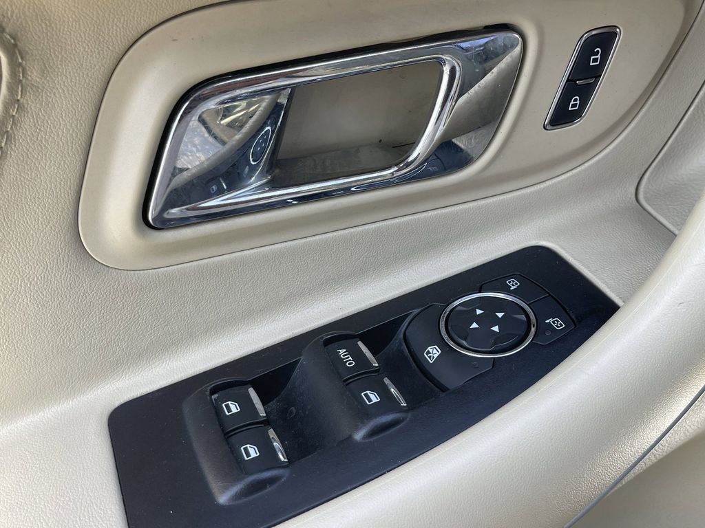 2019 Ford Taurus SE - Photo 20