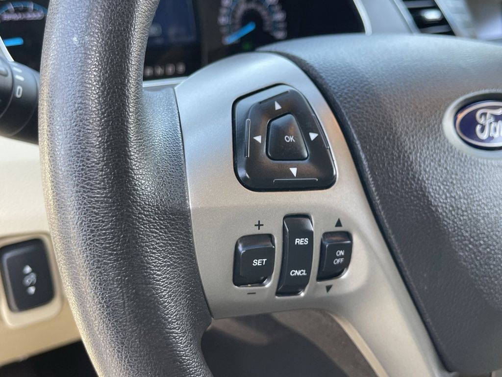 2019 Ford Taurus SE - Photo 22