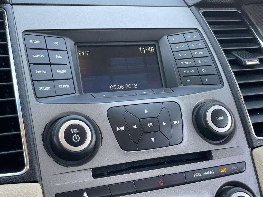 2019 Ford Taurus SE - Photo 26