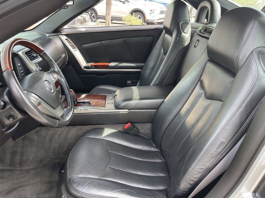2007 Cadillac XLR Base - Photo 17