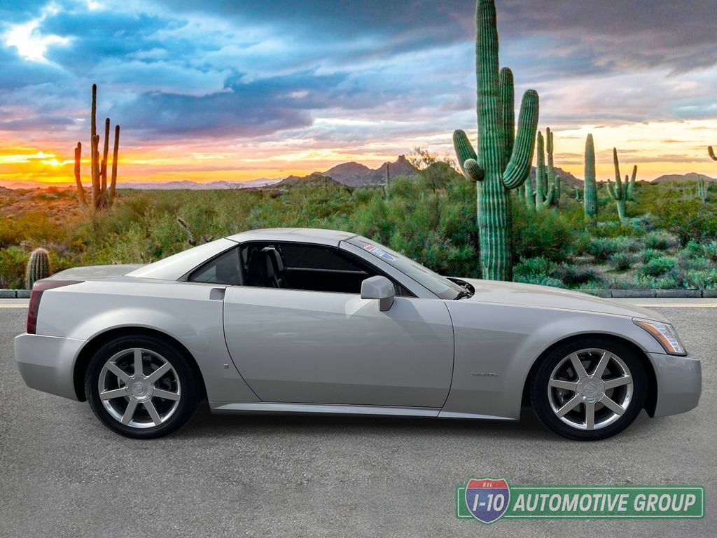 2007 Cadillac XLR Base - Photo 2