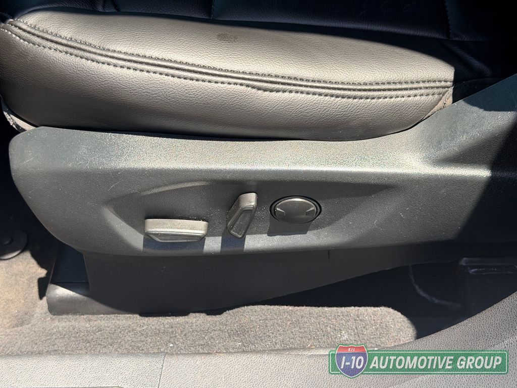 2019 Ford Explorer XLT - Photo 19